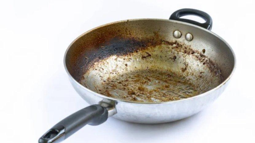 5 Tips Mengatasi Lemak yang Menempel pada Alat Masak, Dijamin Kembali Kesat Anti Lengket