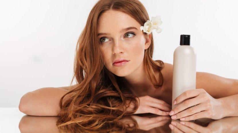5 Rekomendasi Pelembap Rambut yang Bikin Berkilau dan Mudah Diatur