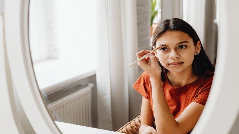 5 Rekomendasi Browcara untuk Membuat Tampilan Alis Menjadi Lebih Natural