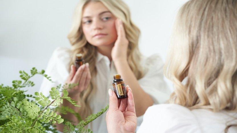 Yuk Ikuti Tips dan Trik Menggunakan Face Oil untuk Wajah Berminyak, Bikin Wajah Glowing Anti Kilap