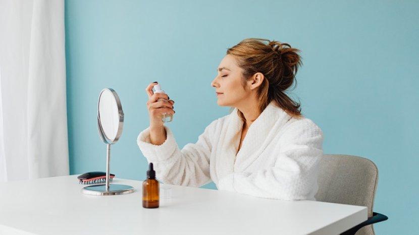 5 Rekomendasi Setting Spray untuk Melembapkan Kulit Wajahmu saat Puasa