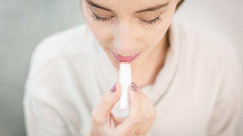 5 Rekomendasi Lip Balm Murah di Bawah Rp 50.000-an yang Worth it Buat Kamu Coba