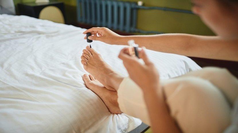 Tips dan Trik Merawat Kuku Kaki agar Cantik dan Sehat, Salah Satunya Rutin Pakai Pelembap