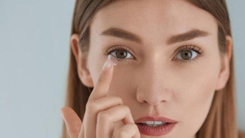Cara Merawat Softlens yang Jarang Dipakai Agar Aman dan Bebas dari Bakteri yang Merusak Mata