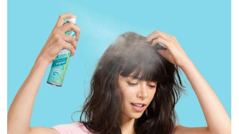 5 Rekomendasi Dry Shampoo Penyelamat Rambut Lepek, Tak Perlu Repot Bilas