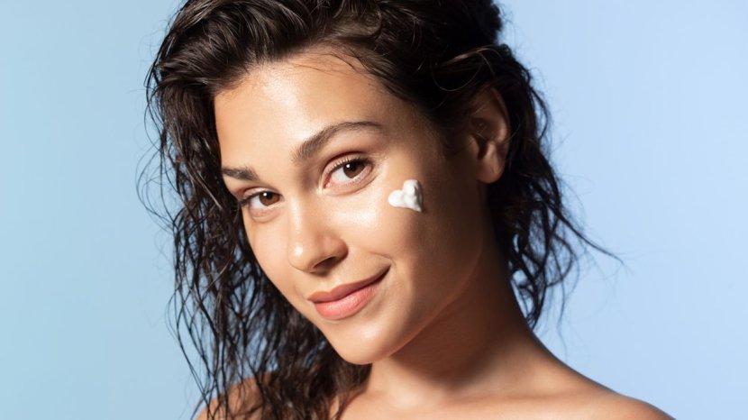 Emina Sun Battle SPF 30 PA+++, Aman untuk Kulit Remaja hingga Dewasa