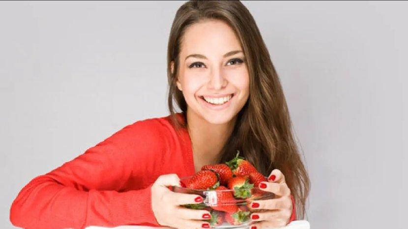 Kaya Antioksidan, Yuk Simak 6 Manfaat Buah Stroberi untuk Kecantikan Wajah
