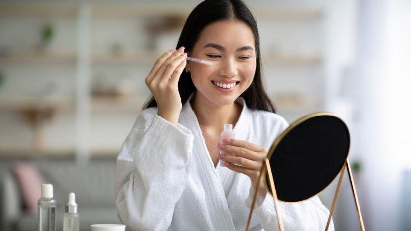 ilustrasi-wanita-yang-melakukan-perawatan-kulit.jpg