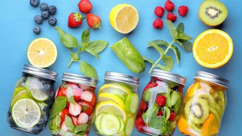 Sederet Manfaat Infused Water Bagi Kesehatan Tubuh dan Cara Membuatnya