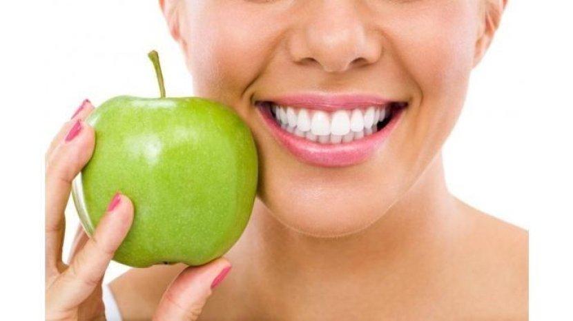 7 Buah ini Bisa jadi Pembersih Mulut, Ampuh Mencegah dan Merontokkan Karang Gigi secara Alami
