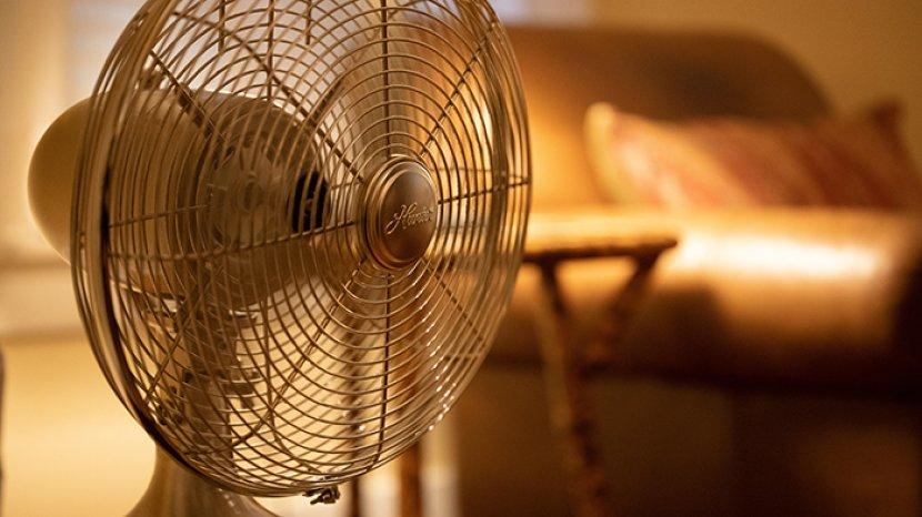Murah Banget, 5 Desk Fan Rp 100 Ribuan Cocok untuk Kamar Mungil