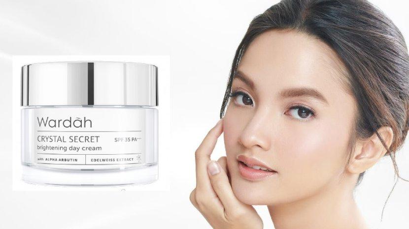 Review Wardah Crystal Secret Brightening Day Cream, Krim Pagi untuk Mencerahkan Kulit Kusam
