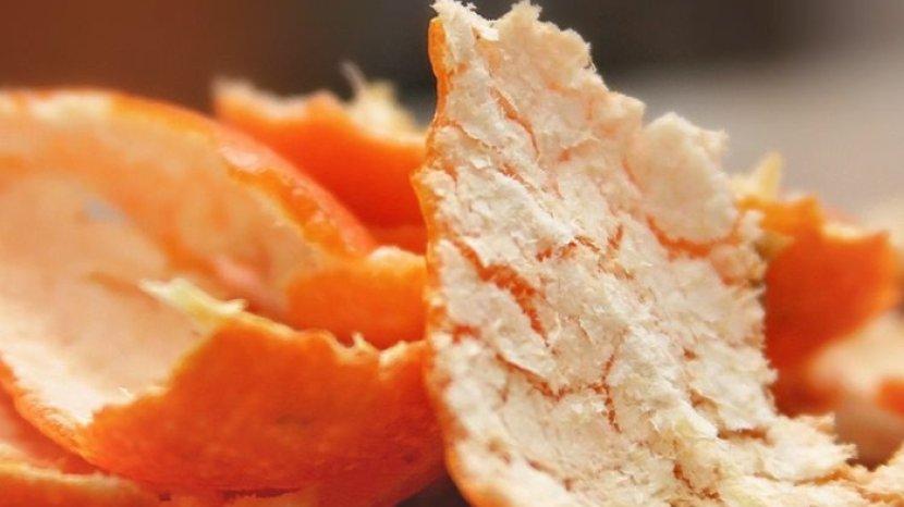 Jangan Langsung Dibuang, Ternyata Kulit Jeruk Punya 5 Manfaat Ini untuk Kebersihan Dapur