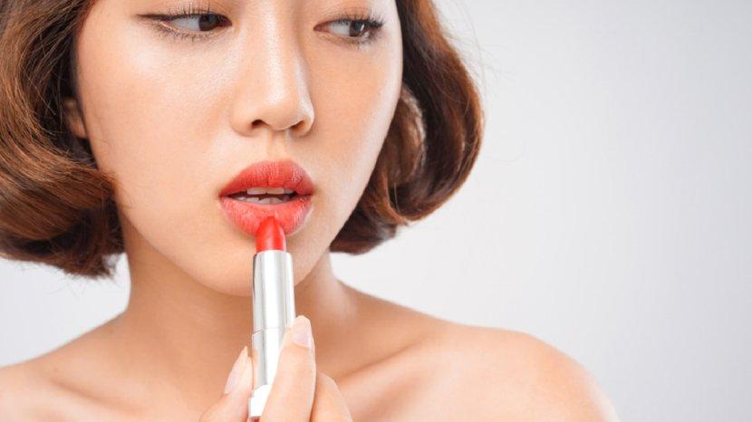 5 Rekomendasi Lipstik Warna Bold dengan Harga 50 Ribuan