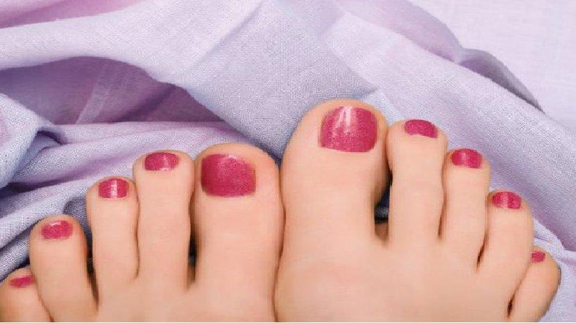 Sebelum Pakai Kuteks di Kuku Kaki, Bersihkan dengan Bahan Ini Supaya Jamur Hilang dengan Cepat