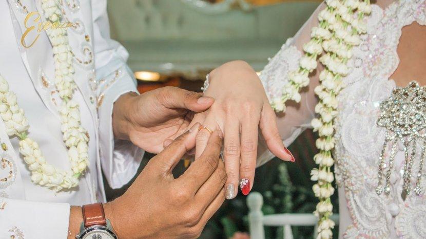 Ingin Tampil Mewah di Hari Pernikahanmu? Coba dengan 4 Jenis Kuteks Ini