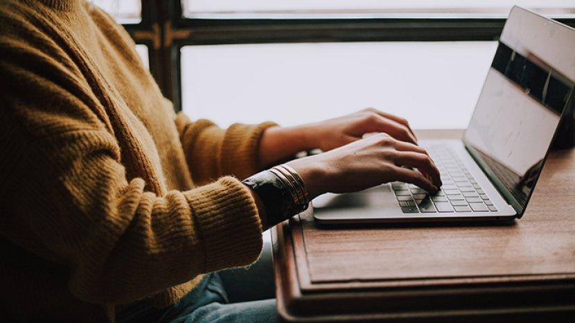 Jangan Lakukan 5 Kebiasaan Buruk Ini agar Laptop Tidak Cepat Rusak