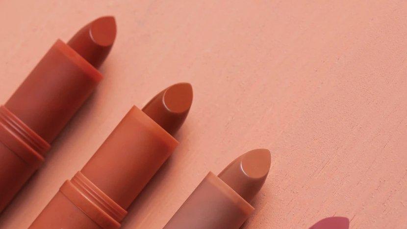 5 Warna Lipstik yang Cocok Dipakai untuk Berangkat Kondangan