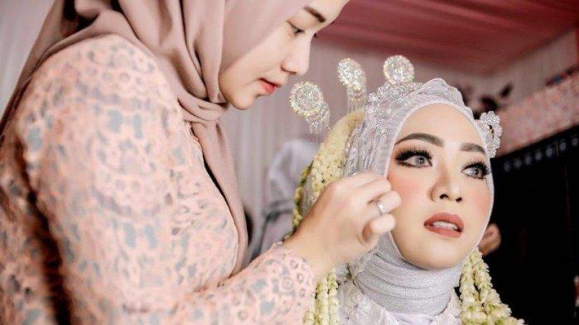 Rekomendasi Warna Lipstik yang Cocok untuk Acara Pernikahanmu