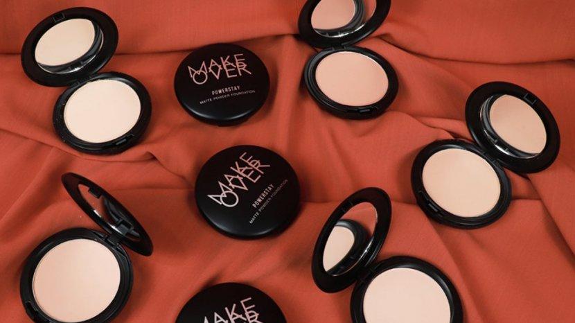 Tersedia di Sociolla, Make Over Powerstay Powder Foundation Memiliki Shade Terbanyak Sampai 20