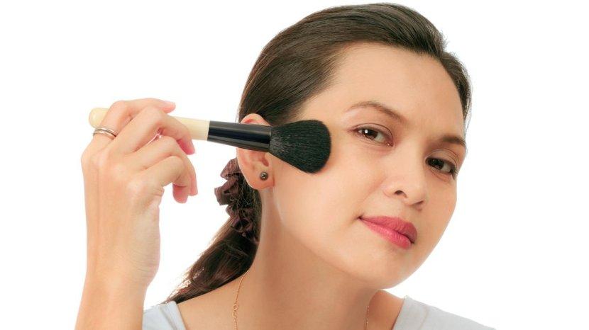 5 Produk Foundation Ini Cocok Digunakan untuk Usia 40-an Tahun