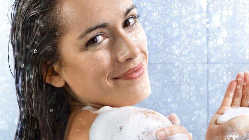 5 Pilihan Body Wash Ini Ampuh Lembapkan Kulitmu yang Kering