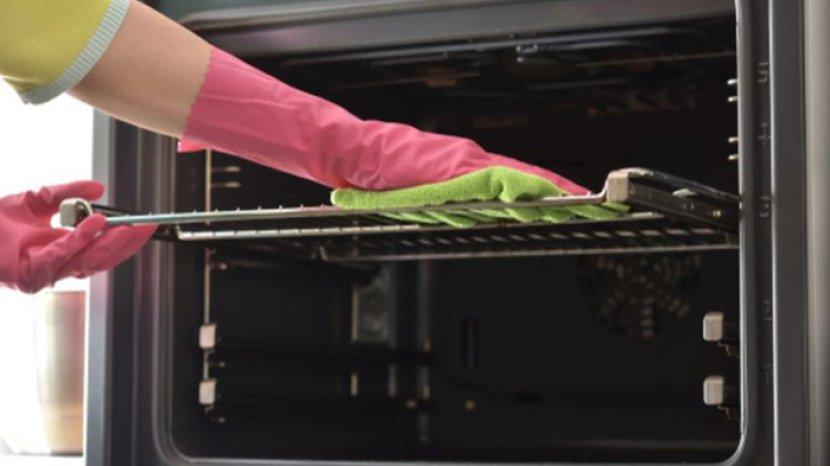 5 Tips Bersihkan Oven Menyeluruh, Bye-Bye Kerak Membandel