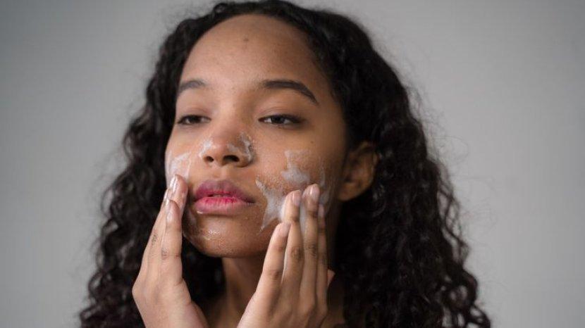 Review Wardah Renew You Anti Aging dengan Kandungan AHA, Bantu Segar dan Cerahkan Kulit Wajah