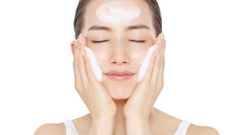 5 Rekomendasi Face Wash dengan Kandungan Niaciamide untuk Merawat Kesehatan Kulit Wajah