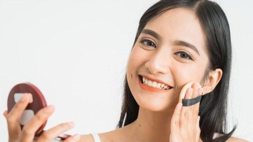5 Tips Menggunakan Cushion Biar Awet Saat Lebaran 2024, Apa Saja?
