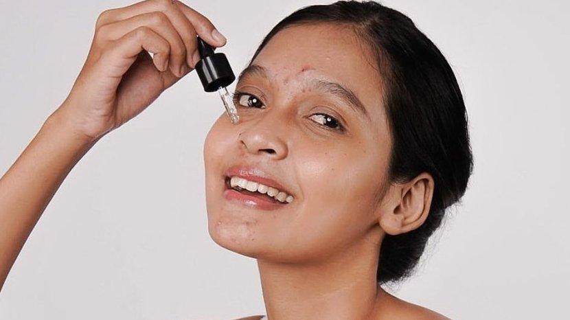 5 Rekomendasi Eye Serum Paling Ampuh untuk Mengatasi Mata Panda dan Garis Halus