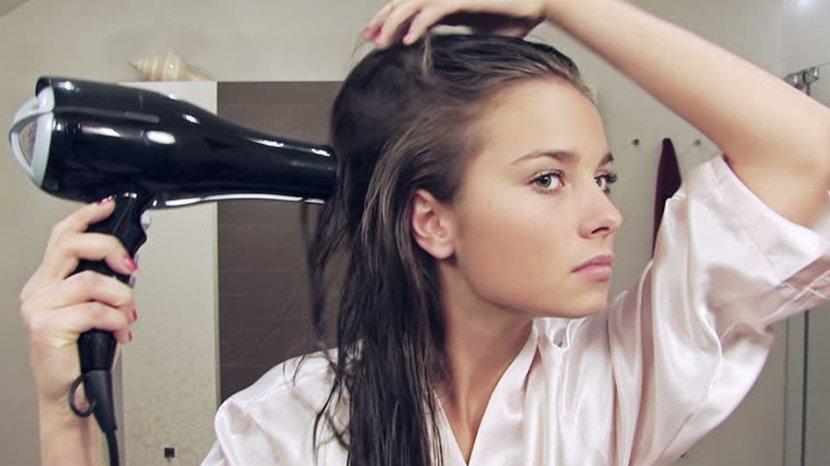 mengeringkan-bagian-dalam-rambut-dengan-hair-dryer.jpg
