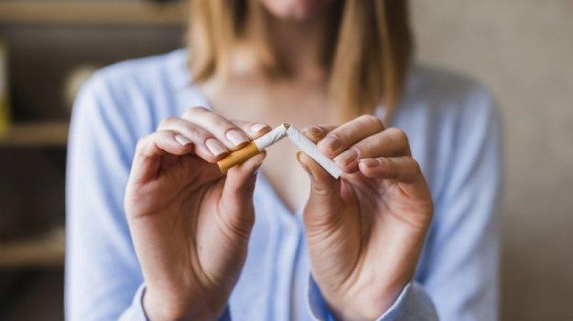 Awas! 8 Bahaya Ini Mengintai Wanita yang Merokok, Segera Berhenti sebelum Berisiko