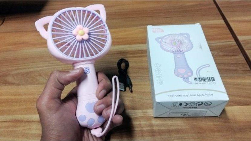 Review Mini Portable Fan Character, Kipas Genggam Cantik Siap Lawan Udara Panas Terik