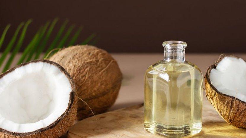 Benarkah Minyak Kelapa Bisa Membantu Pertumbuhan Rambut?