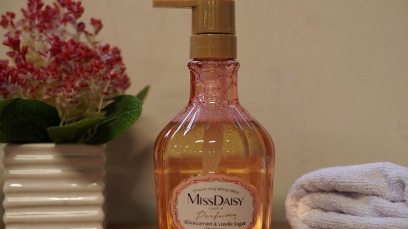 Review Perfume Shampoo Viral MISS DAISY, Rambut Wangi Tahan 12 Jam