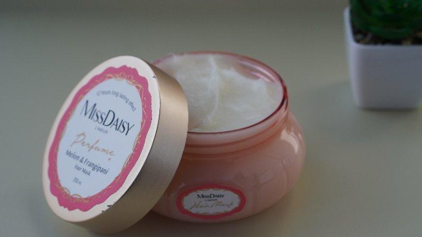 Review MISS DAISY Perfume Melon & Frangipani Hair Mask yang Cocok untuk Rambut Rusak