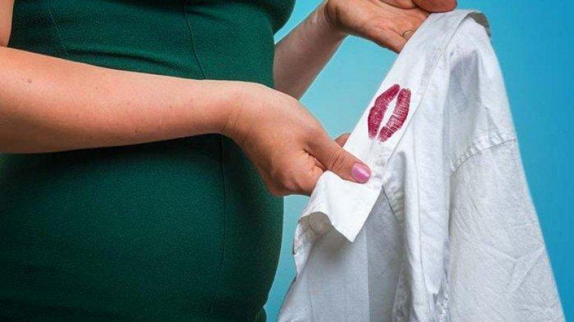 4 Cara Mudah Menghilangkan Noda Lipstik