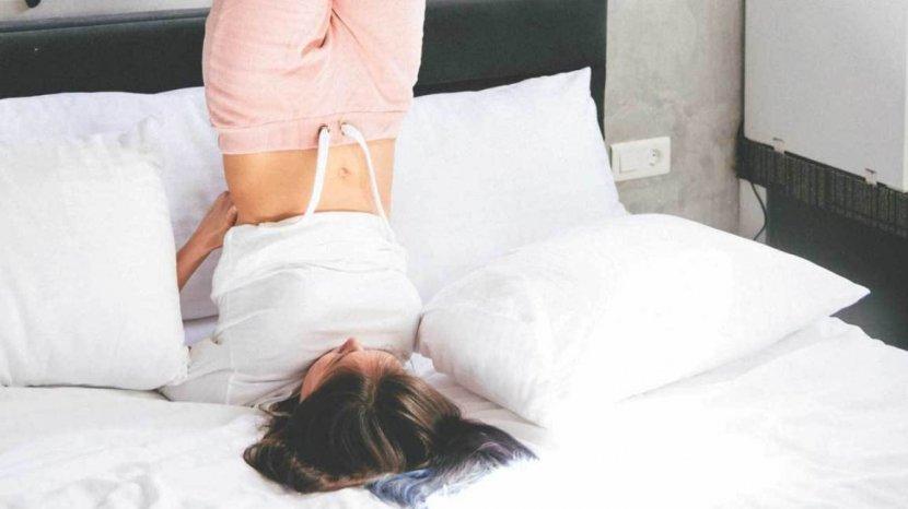 Tak Sempat Olahraga? Lakukan 7 Cara Ini Sebelum Tidur untuk Turunkan Berat Badan