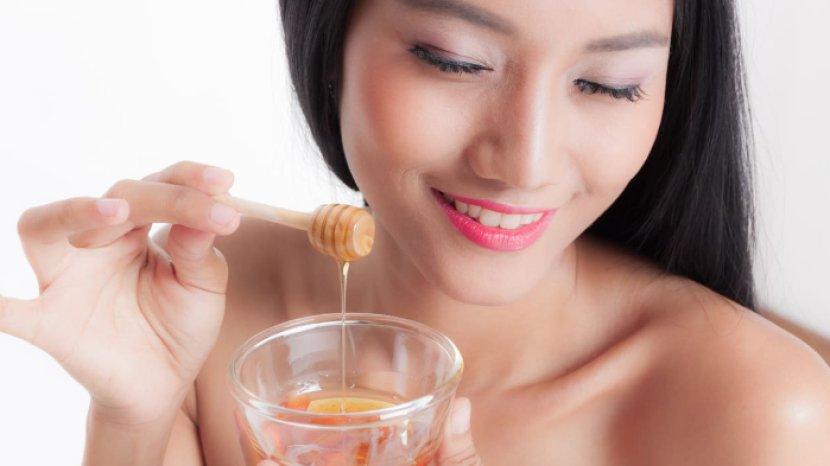 Pakai 5 Bahan Alami ini Sebagai Pengganti Moisturizer, Wajah Super Lembap