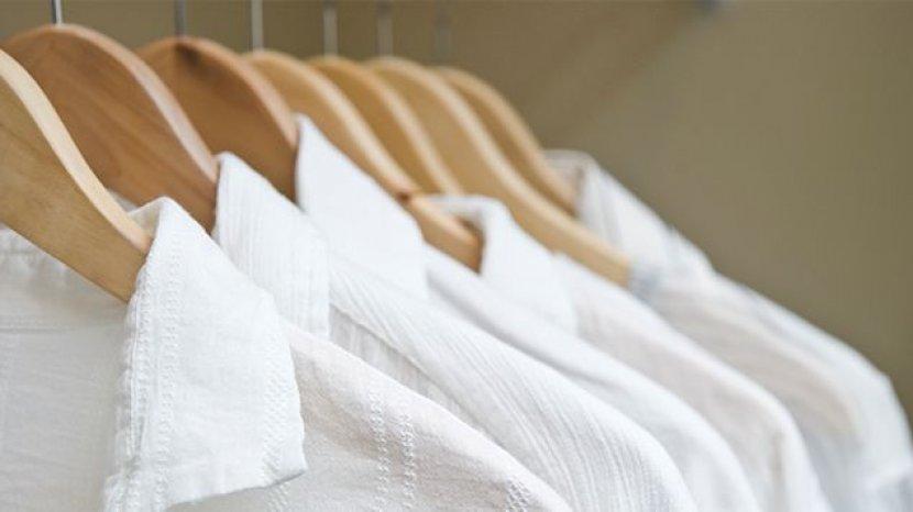 7 Cara Mencuci Baju Putih Agar Warnanya Tak Cepat Menguning