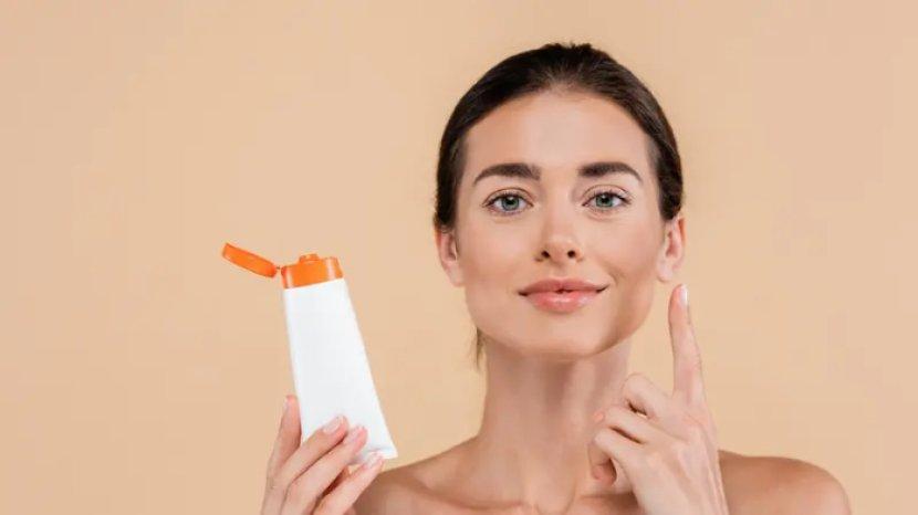 7 Tips Menggunakan Sunscreen dengan Benar, Penggunaan Ulang Itu Perlu Lho