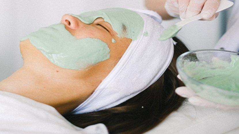 Rekomendasi 3 Produk Masker Peel Off untuk Kulit Berminyak, Kini Tersedia di Sociolla