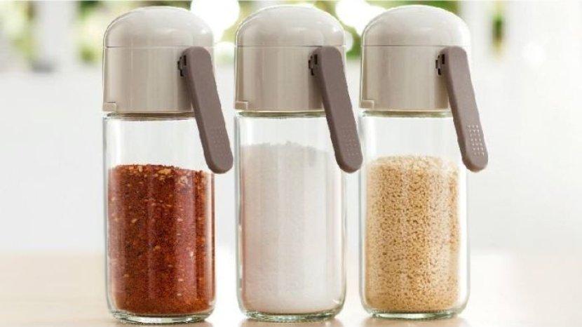5 Cara Menyimpan Garam agar Tidak Berair, Jangan Sembarangan Meletakkannya di Dapur