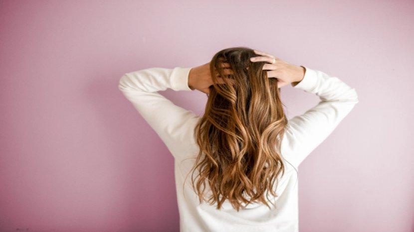 5 Cara Mudah Menggunakan Vitamin Rambut