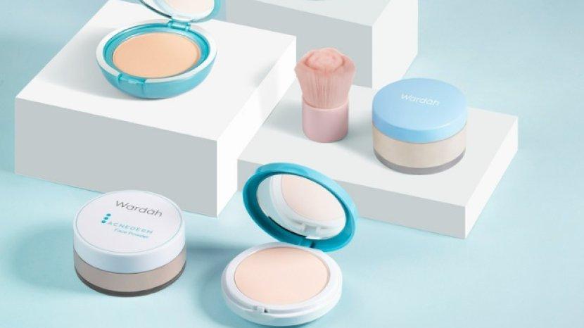 4 Rekomendasi Bedak Tabur Wardah, Hasil Natural tapi Tetap Bisa Tampil Cantik