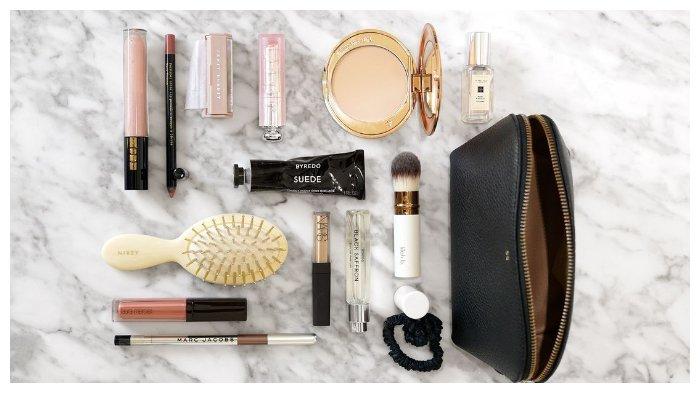5 Rekomendasi Makeup Wajib Dibawa Traveling agar Tetap Praktis dan Tampil Fresh