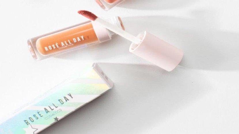 Review ROSÉ ALL DAY Mini Mousse, Cocok untuk Tampil Cantik Natural