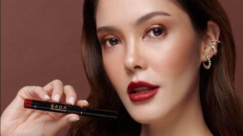 5 Rekomendasi Lipstik Terbaik dari SADA, Brand Kosmetik Milik Cathy Sharon