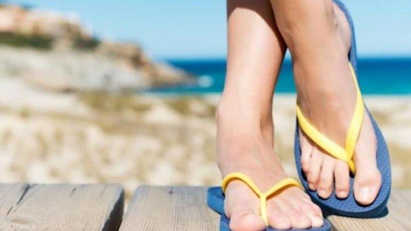 7 Bahan Alami Ampuh Mengatasi Kaki Belang karena Pakai Sandal Jepit saat Cuaca Panas
